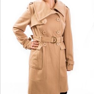 Bebe tan trench coat